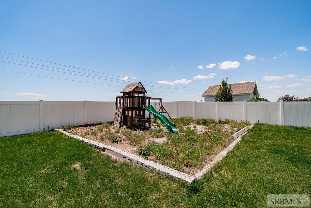 2910 E Larson Drive Property Photo 41