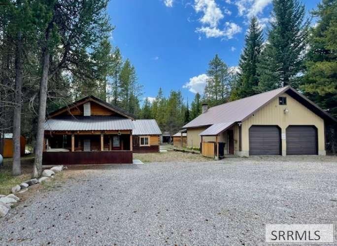 4190 N Big Springs Loop Road Property Photo 2
