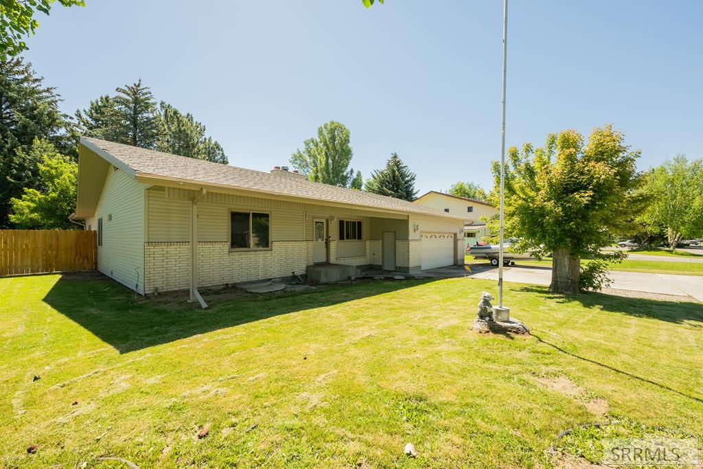 703 Adell Avenue Property Photo 1