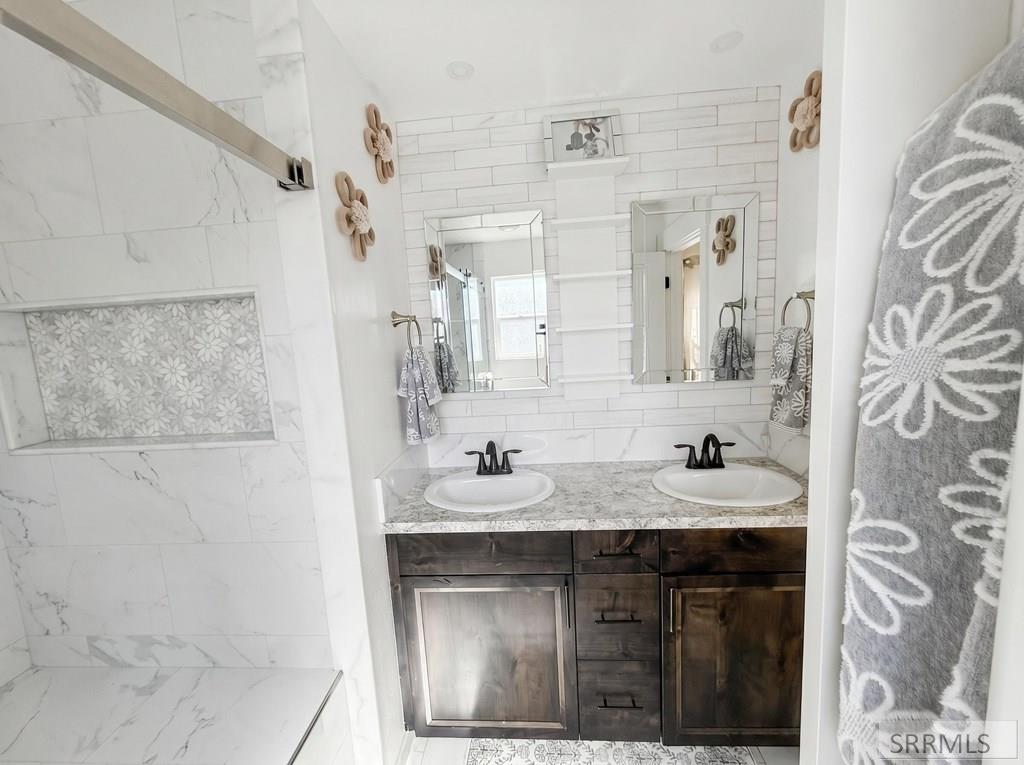 3917 Baldwin Avenue Property Photo 8