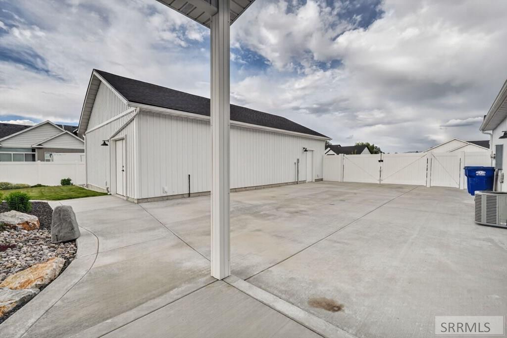 14774 Berkshire Ave Property Photo 44