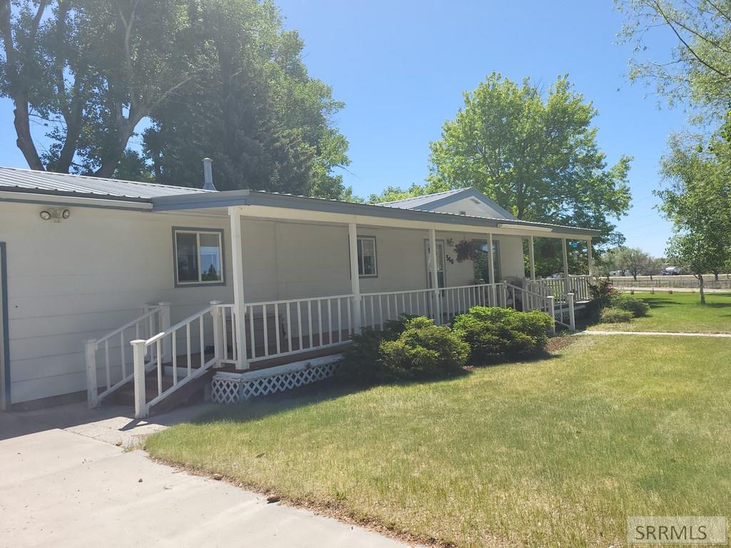 560 N Front Street Property Photo 4