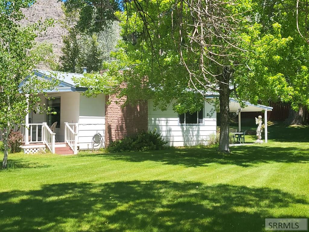 560 N Front Street Property Photo 5