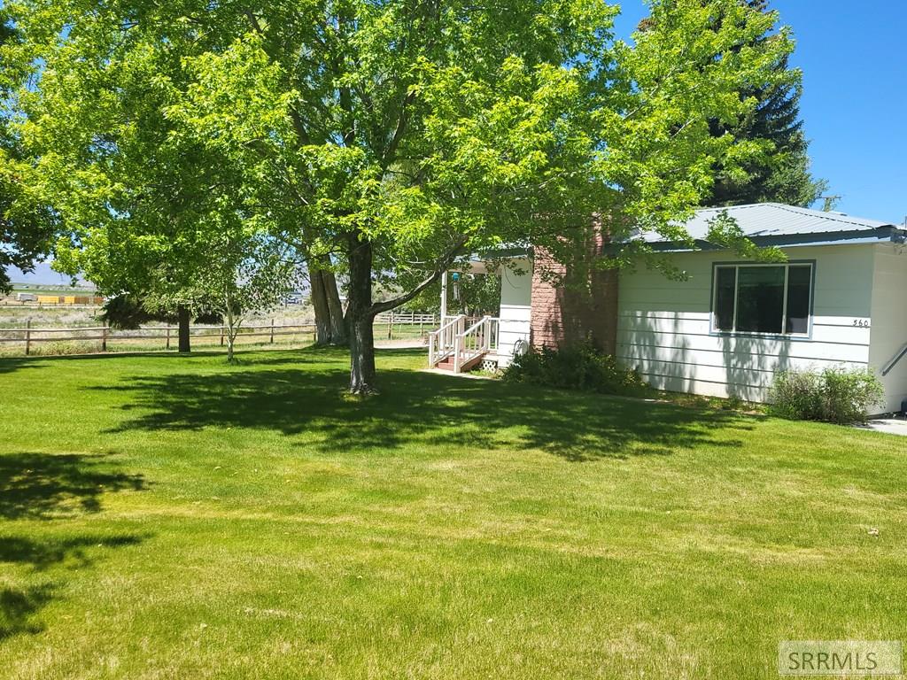 560 N Front Street Property Photo 7