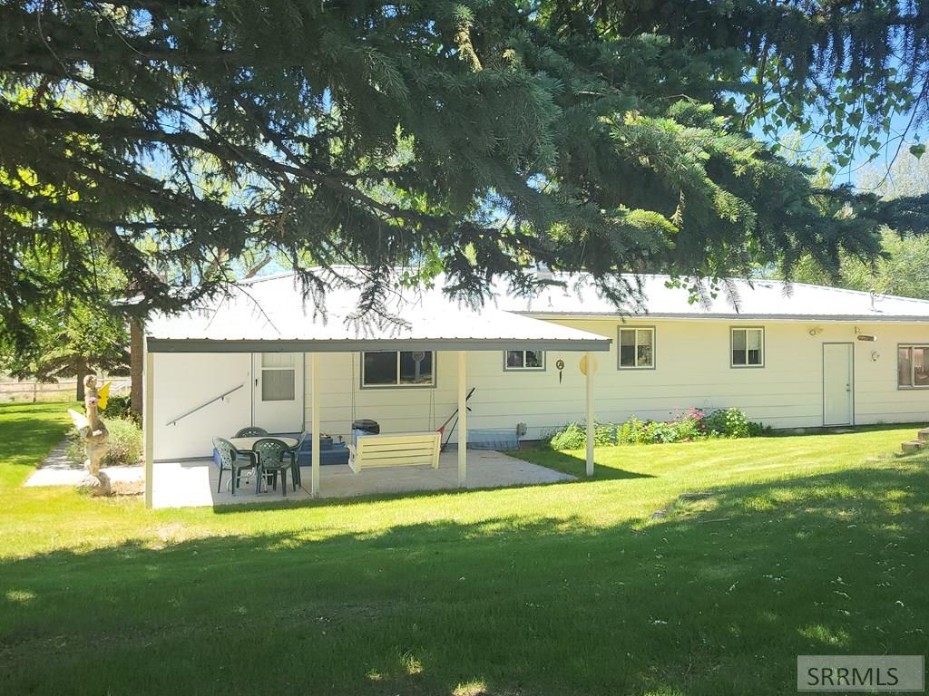 560 N Front Street Property Photo 10