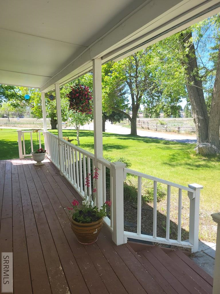 560 N Front Street Property Photo 14