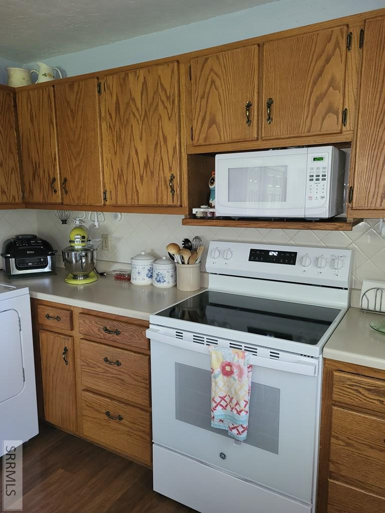 560 N Front Street Property Photo 19