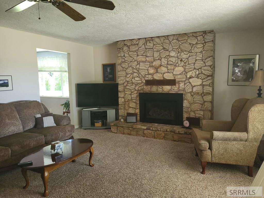560 N Front Street Property Photo 27
