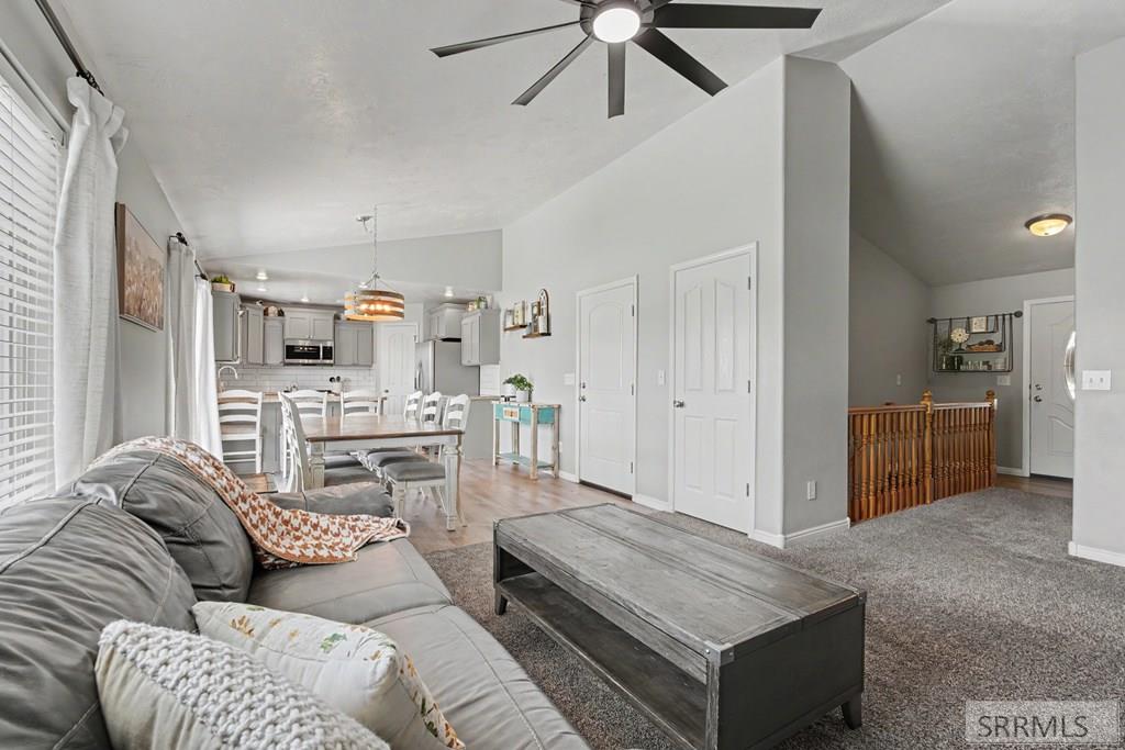 5343 Barton Court Property Photo 8