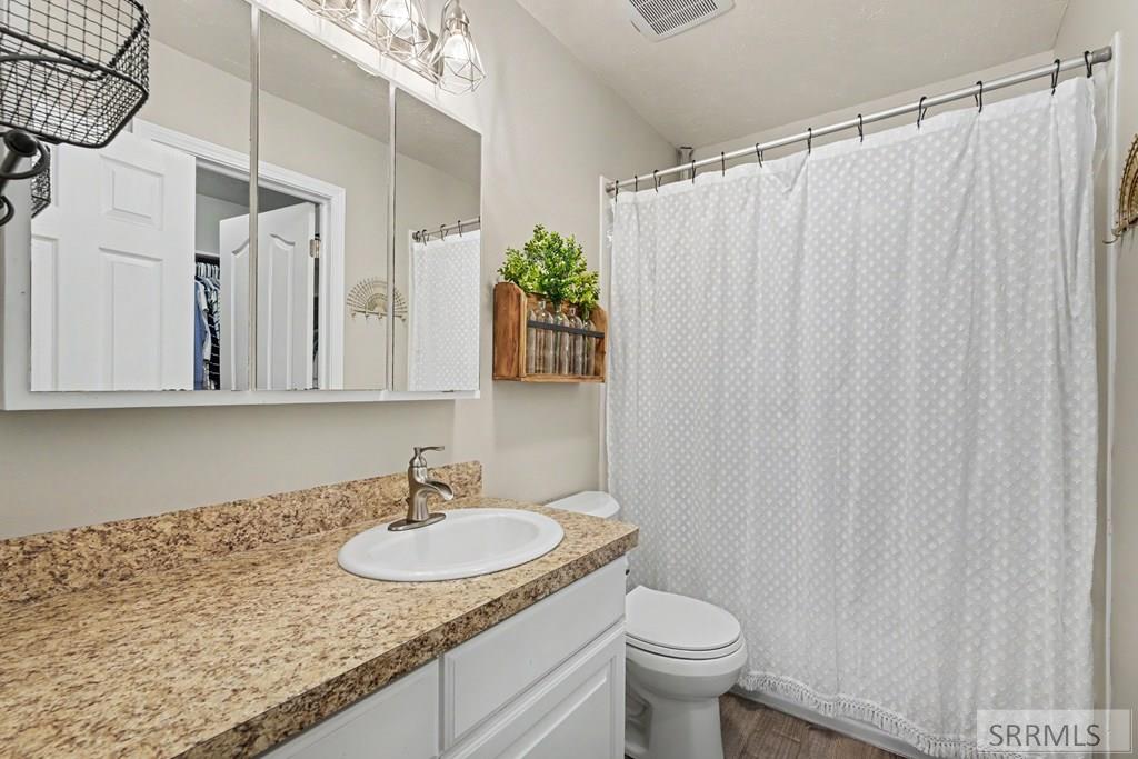 5343 Barton Court Property Photo 17