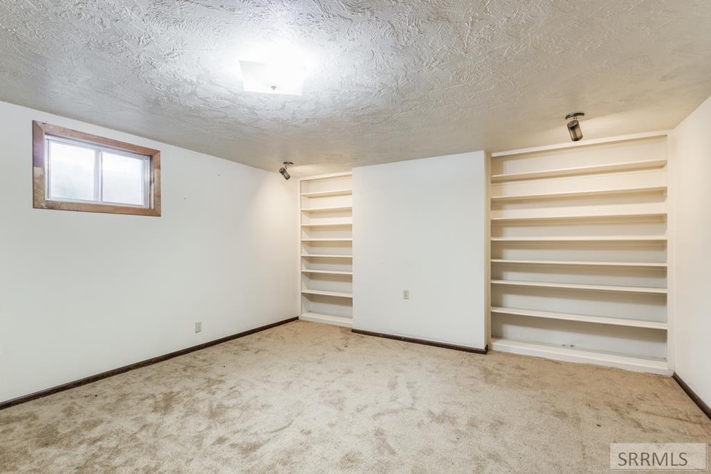 6965 N 5th W Property Photo 35