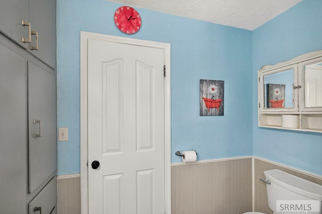 810 S Main Street Property Photo 10