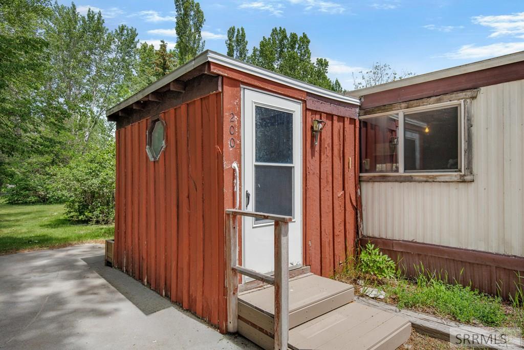 200 Holly Street Property Photo 4