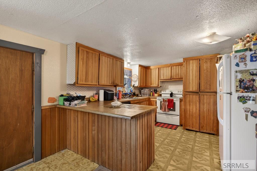 200 Holly Street Property Photo 7
