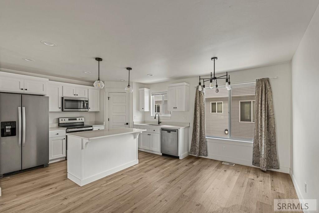 676 E Court Street # 101 Property Photo 6