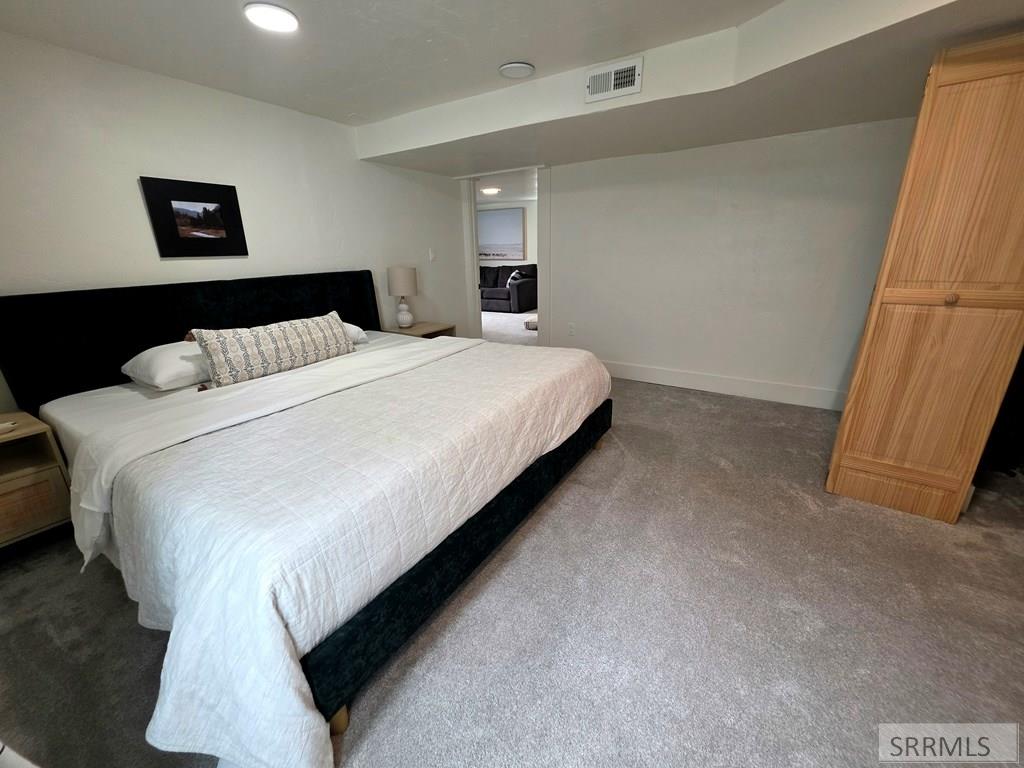 246 S 2nd E Property Photo 28