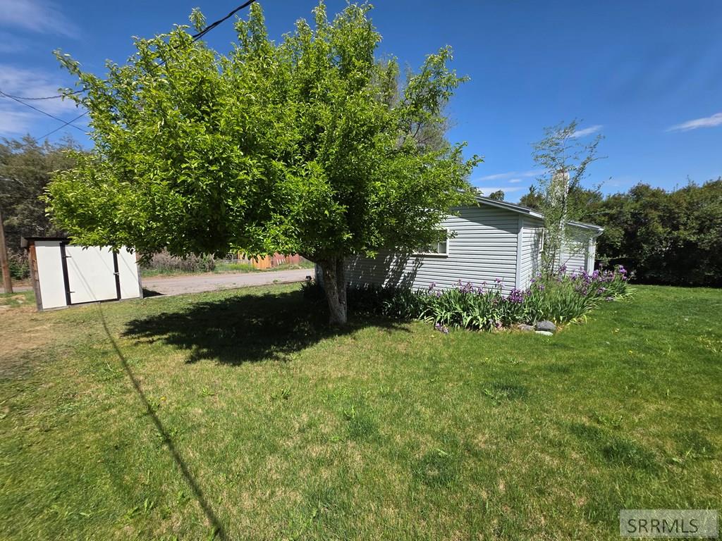 246 S 2nd E Property Photo 33