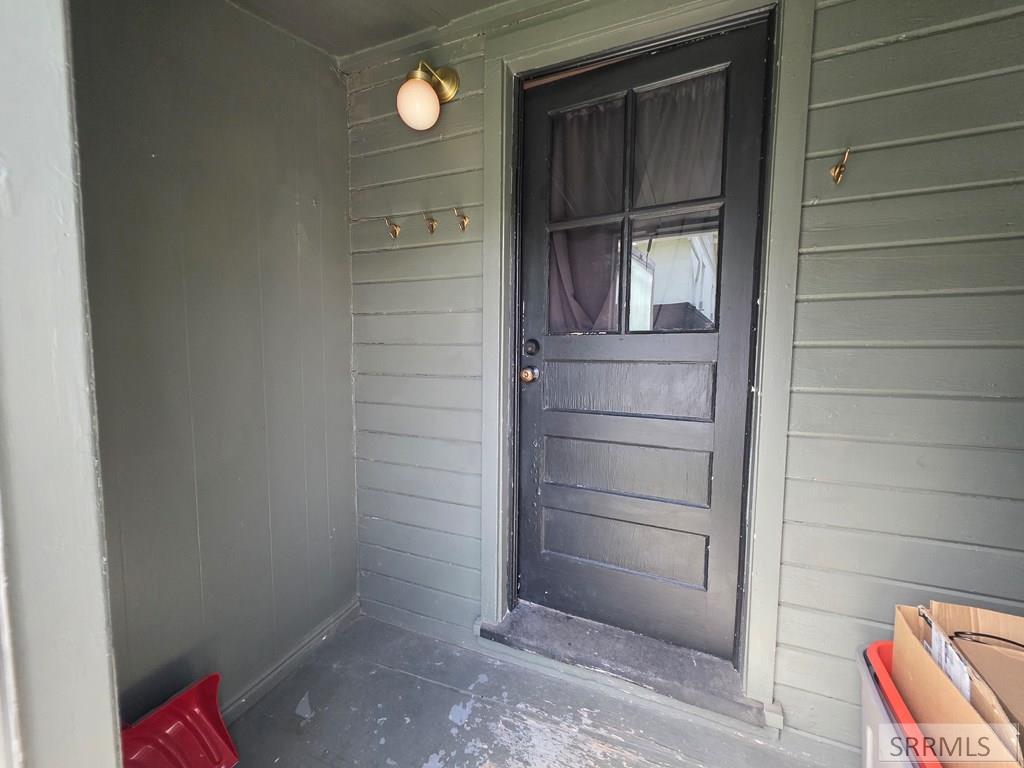 246 S 2nd E Property Photo 36