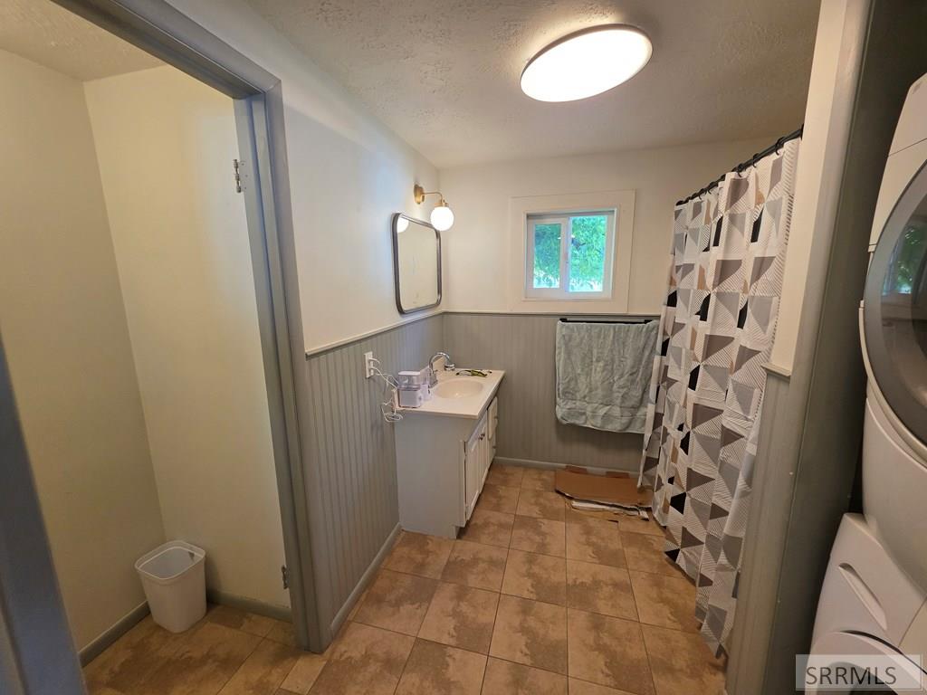 246 S 2nd E Property Photo 48