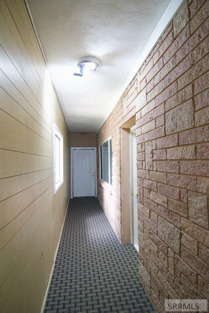 781 Oxford Drive Property Photo 7