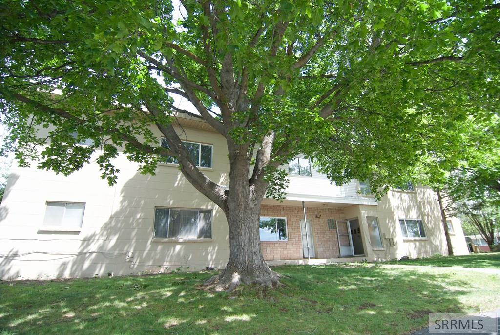 781 Oxford Drive Property Photo 8