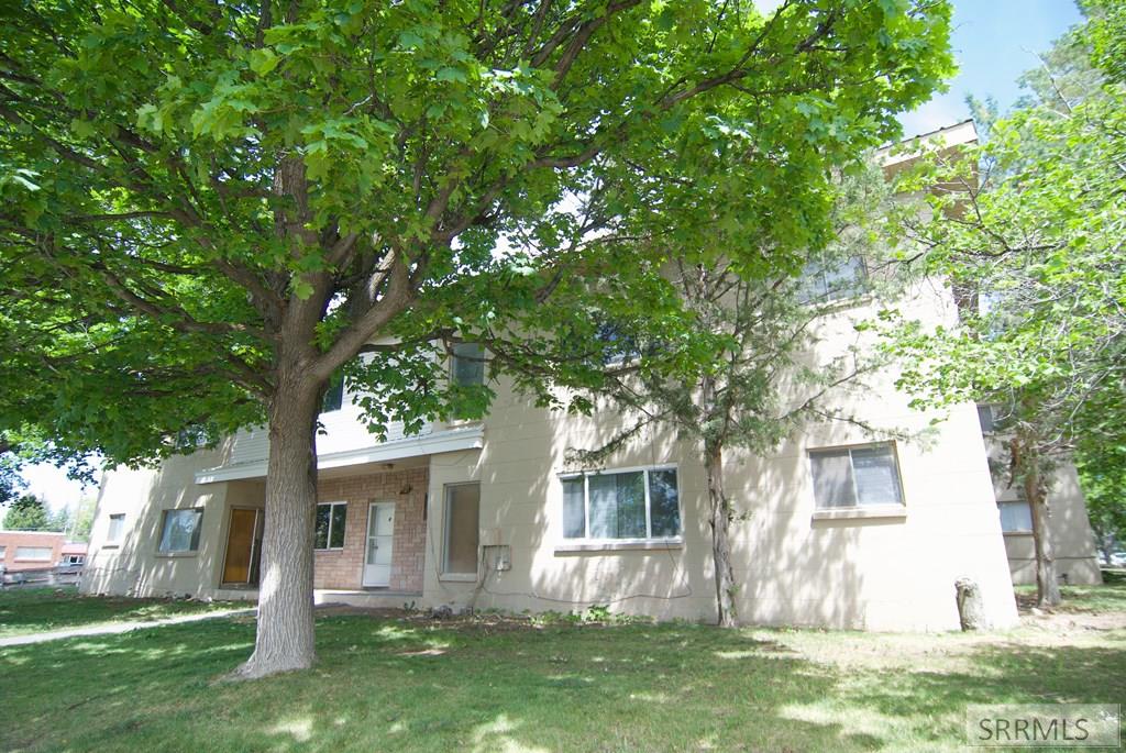 781 Oxford Drive Property Photo 9