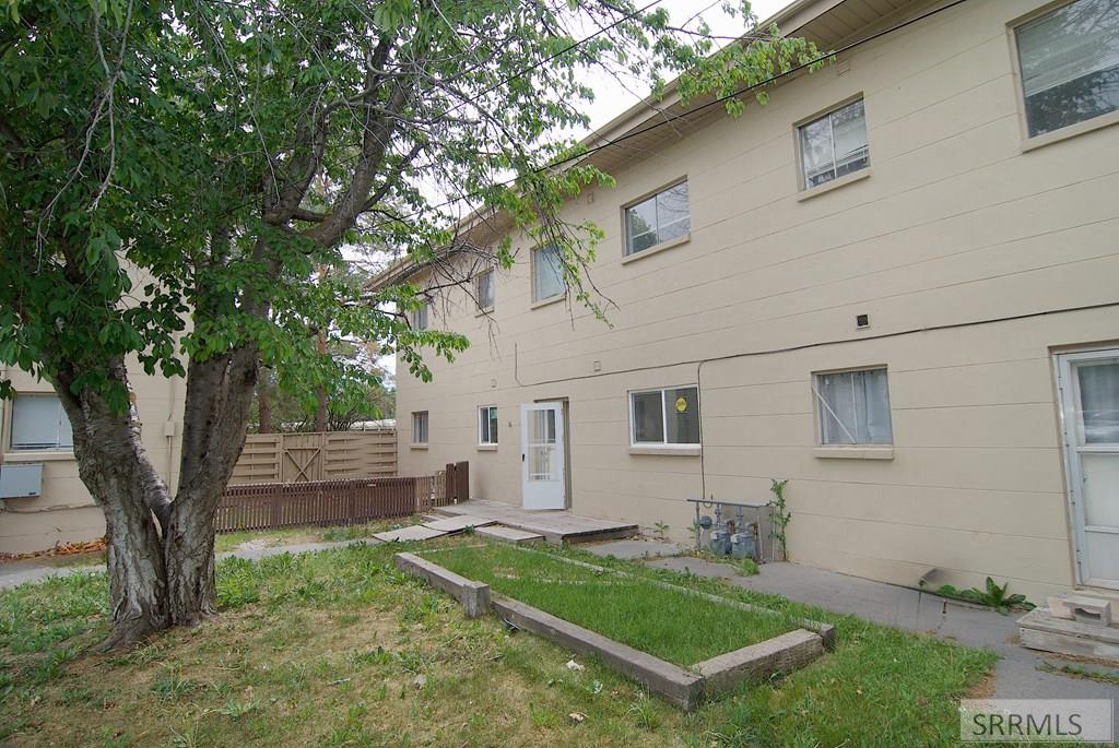 781 Oxford Drive Property Photo 11