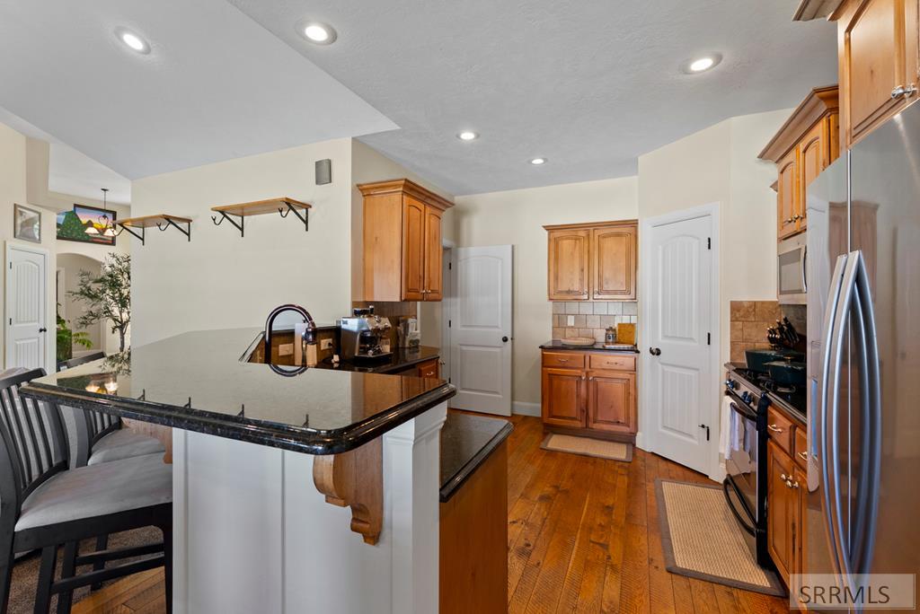 1854 Castelli Drive Property Photo 11