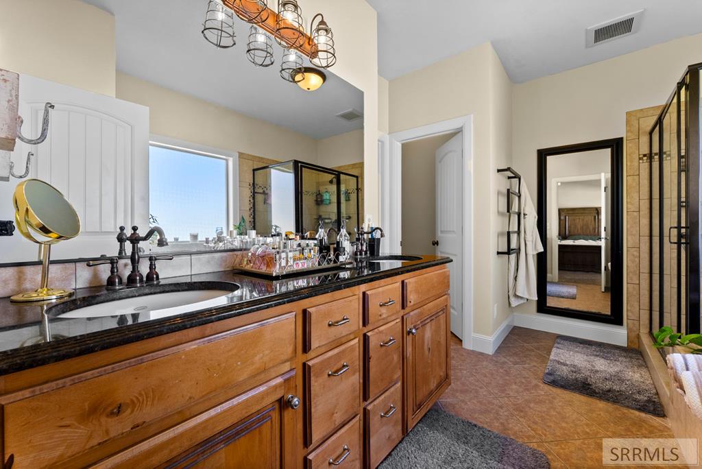 1854 Castelli Drive Property Photo 14