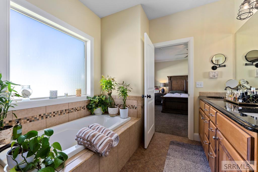 1854 Castelli Drive Property Photo 15