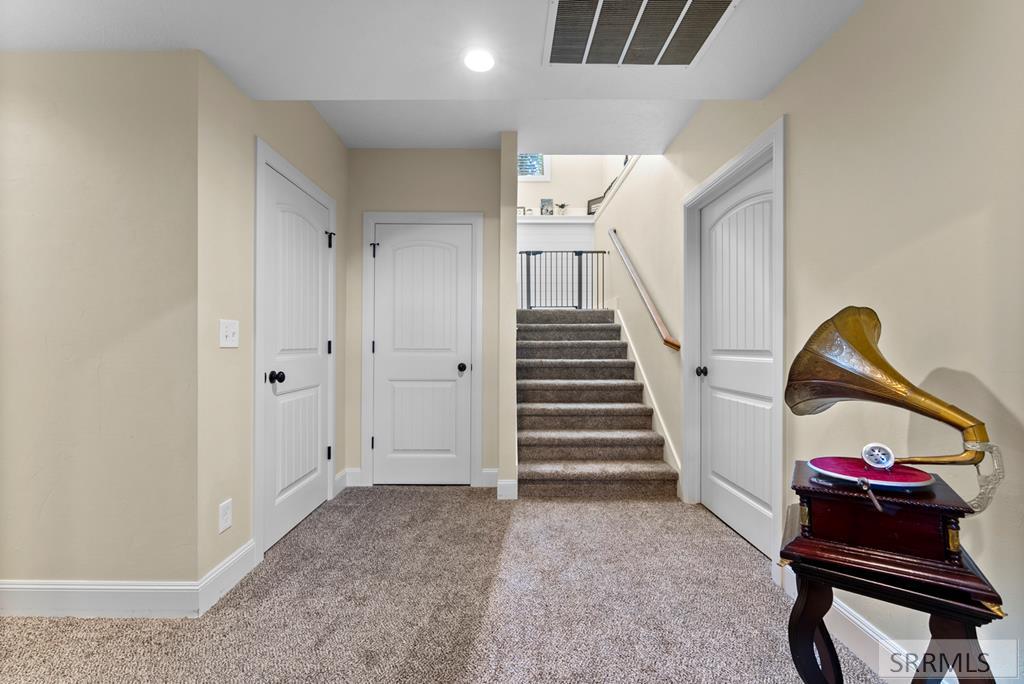 1854 Castelli Drive Property Photo 17
