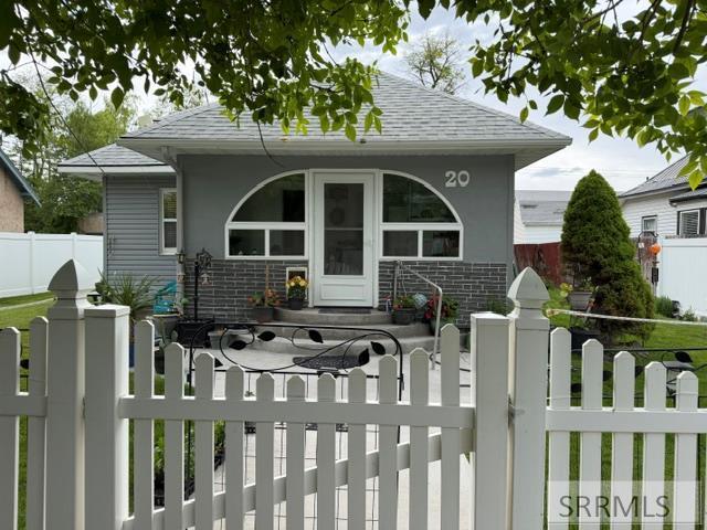 20 S 2nd W Property Photo 2