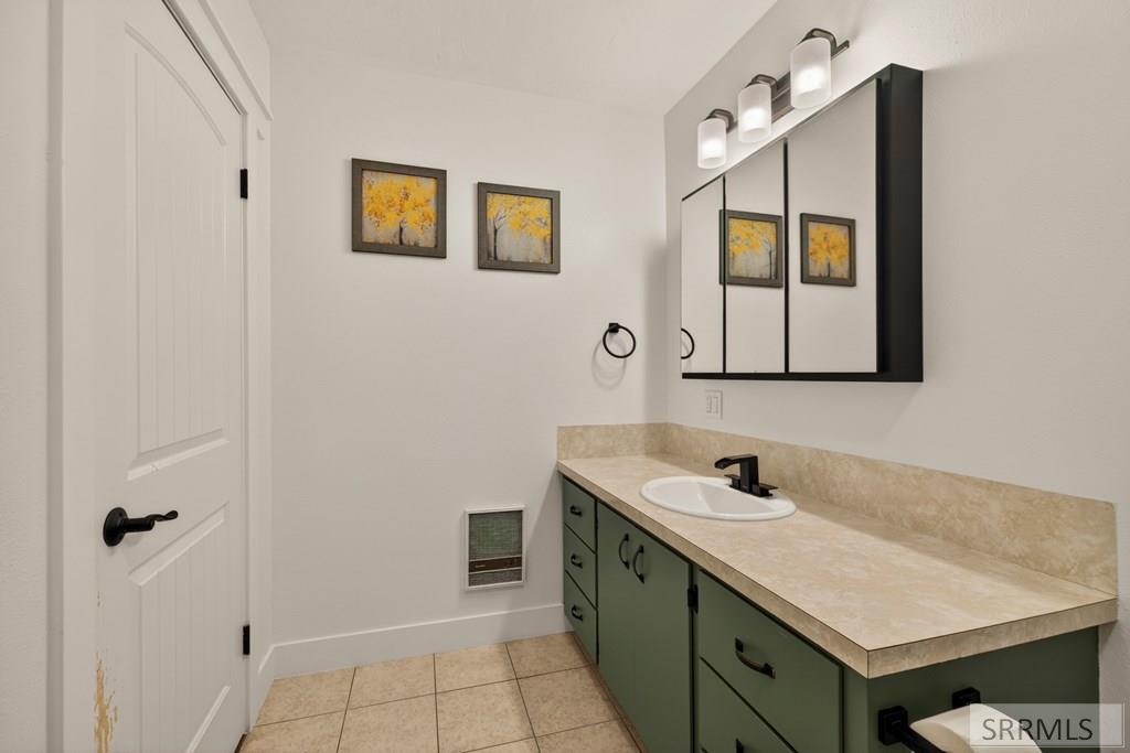 948 E 900 N Property Photo 16
