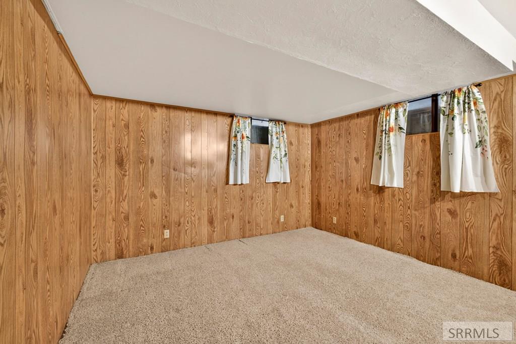 948 E 900 N Property Photo 25
