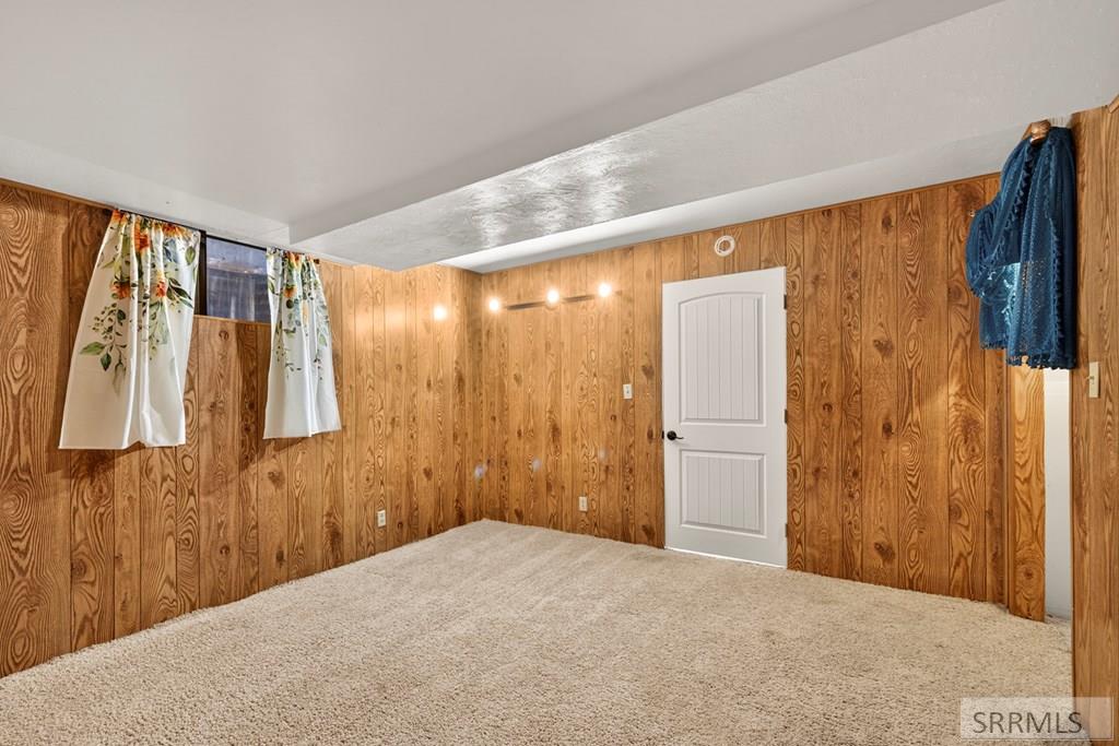 948 E 900 N Property Photo 26