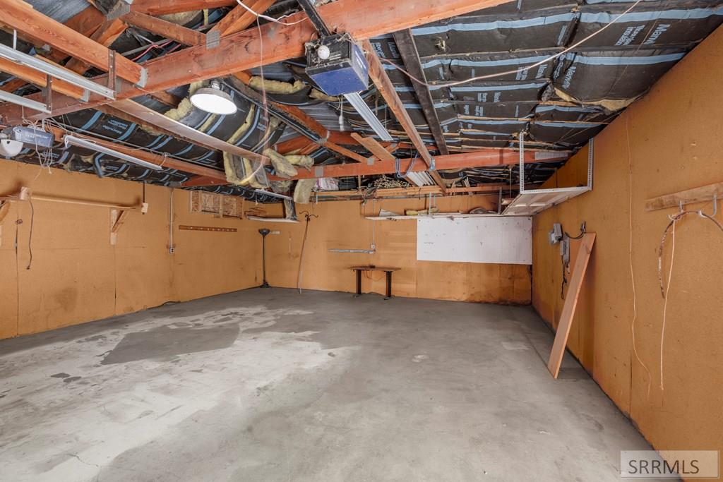 948 E 900 N Property Photo 37