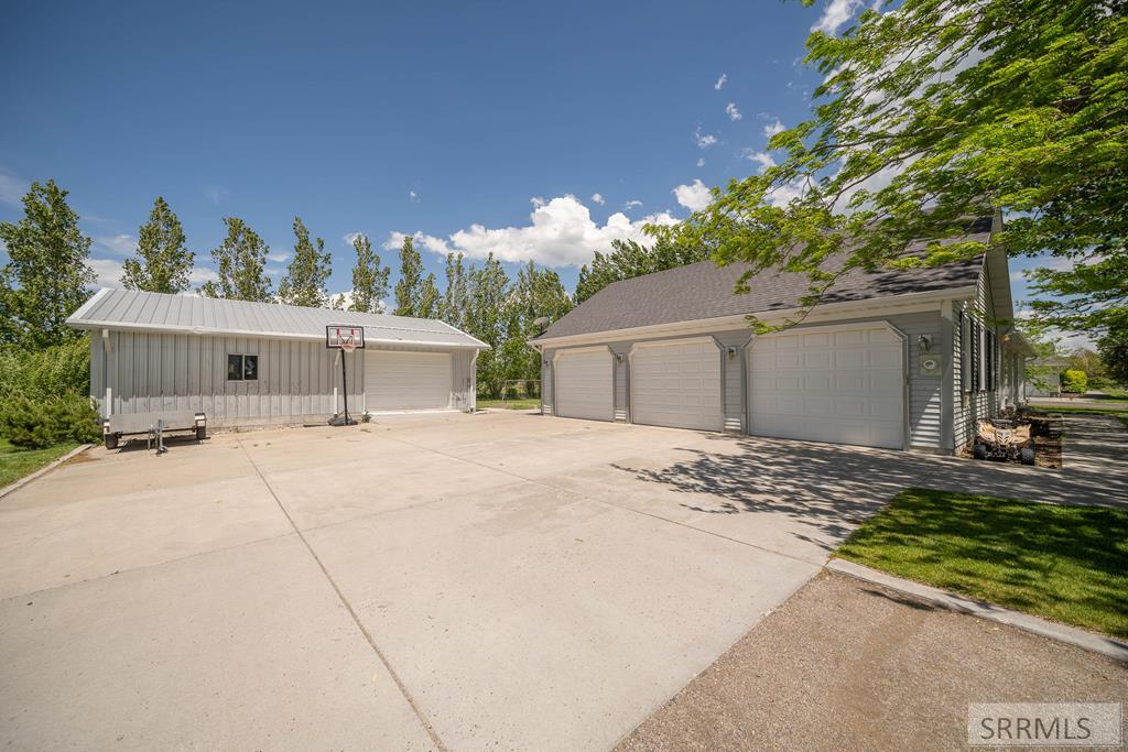 3973 E 460 N Property Photo 4