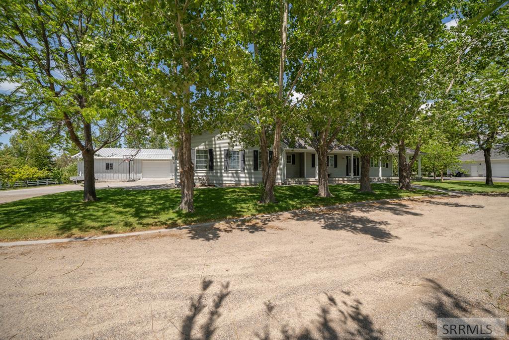 3973 E 460 N Property Photo 5