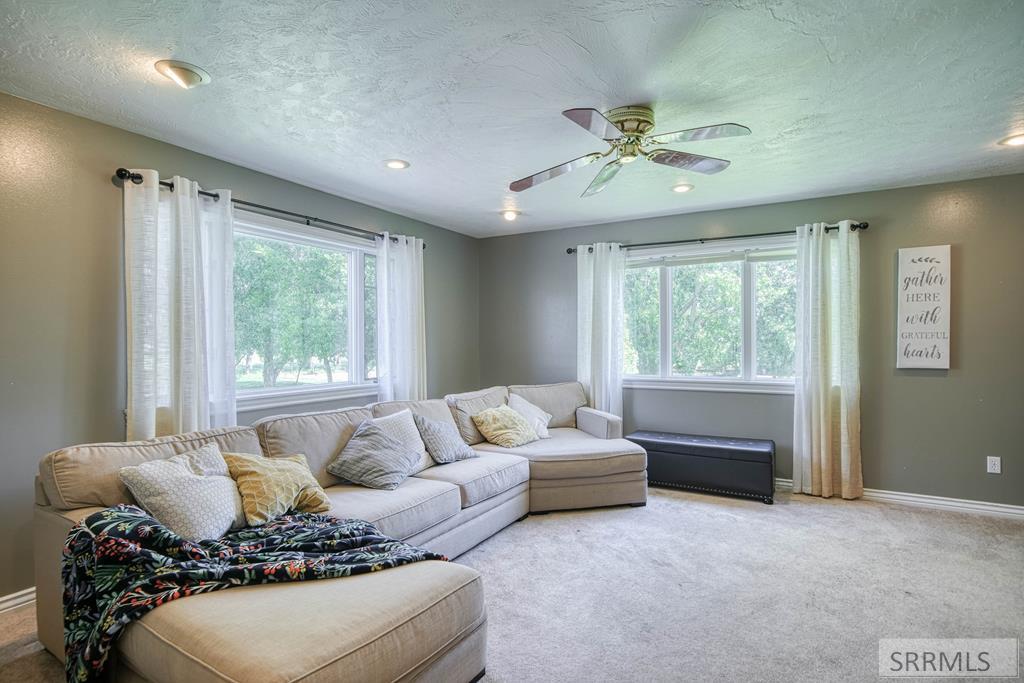 3973 E 460 N Property Photo 24