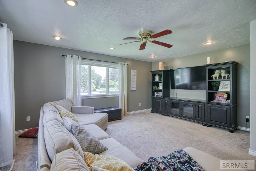 3973 E 460 N Property Photo 25