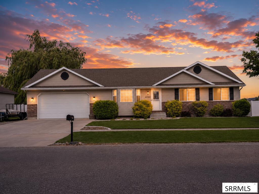 2890 N Azure Drive Property Photo 1