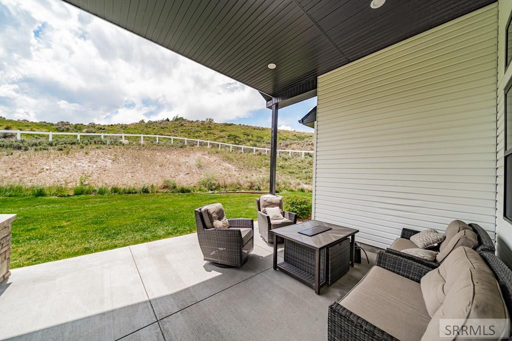 6330 E Middle Fork Road Property Photo 47