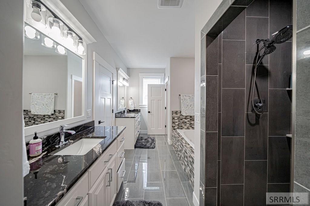 4839 Luxor Drive Property Photo 6