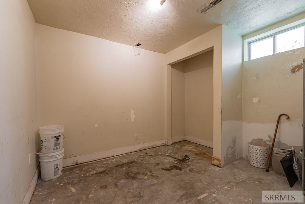 840 N 665 E Property Photo 16