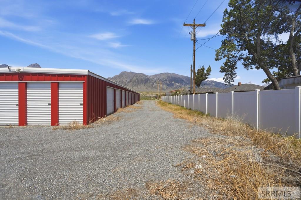 206 E Custer Street Property Photo 9