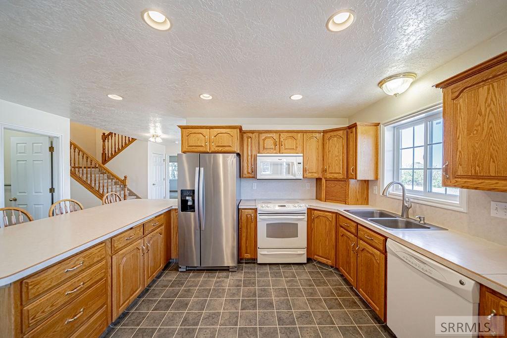 3071 E 670 N Property Photo 9