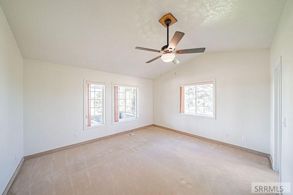 3071 E 670 N Property Photo 27