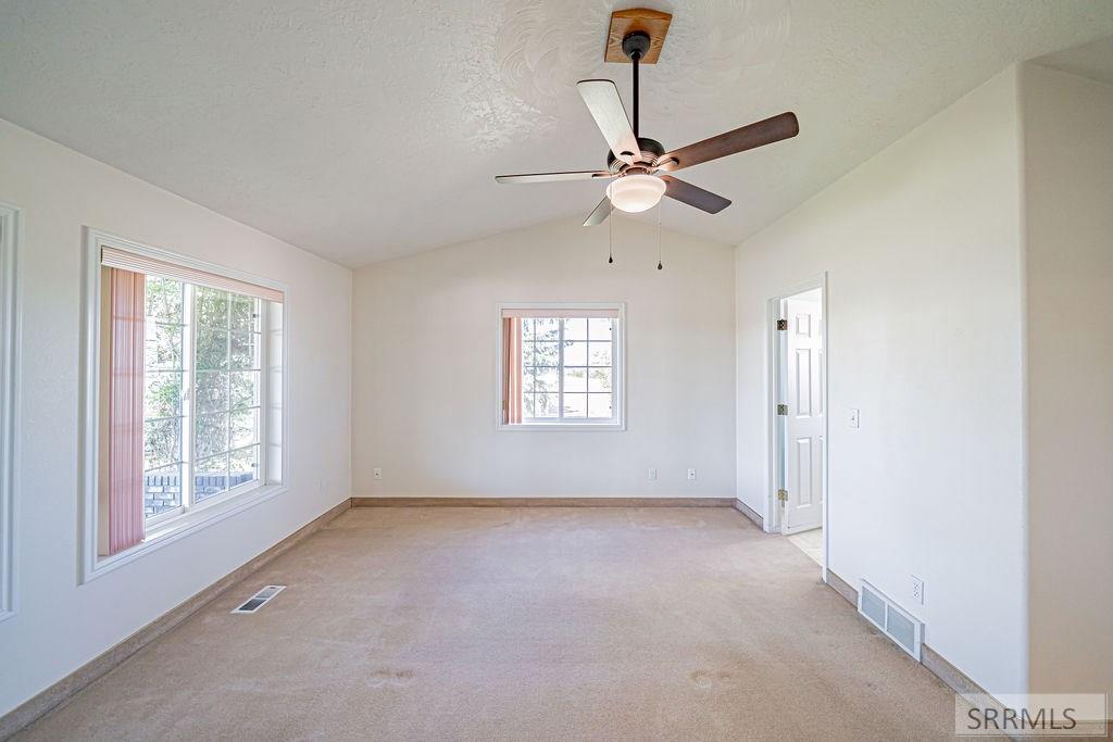 3071 E 670 N Property Photo 29