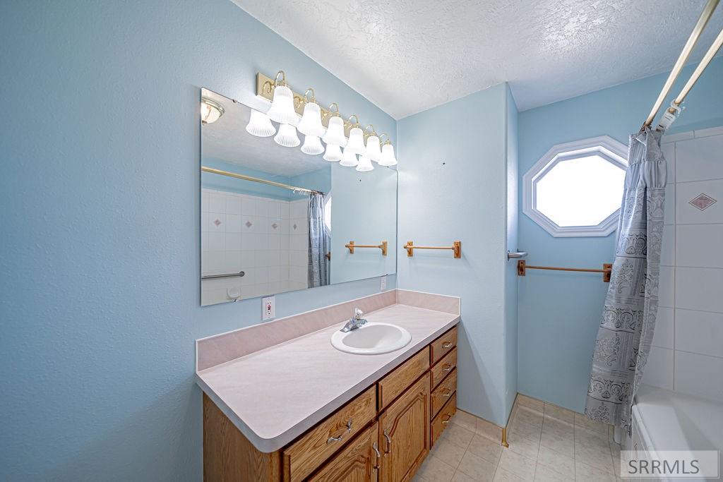 3071 E 670 N Property Photo 36