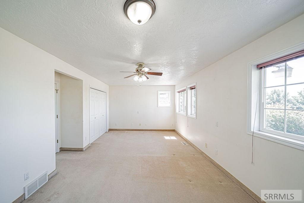 3071 E 670 N Property Photo 38